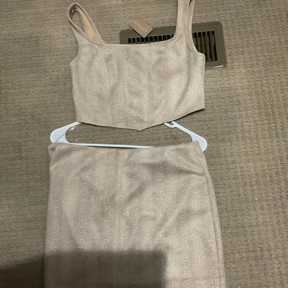 2 piece, snake skin set